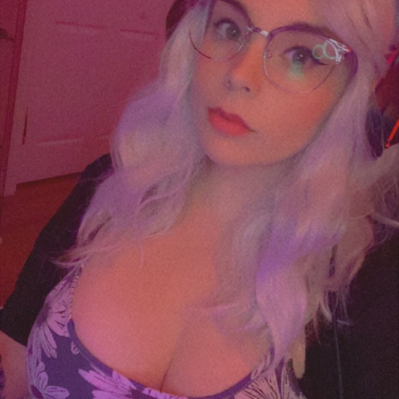 Meet your Posher, Teagan - Picture 1 of 1